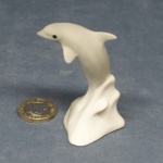 M018 - Leaping Baby Grey Dolphin