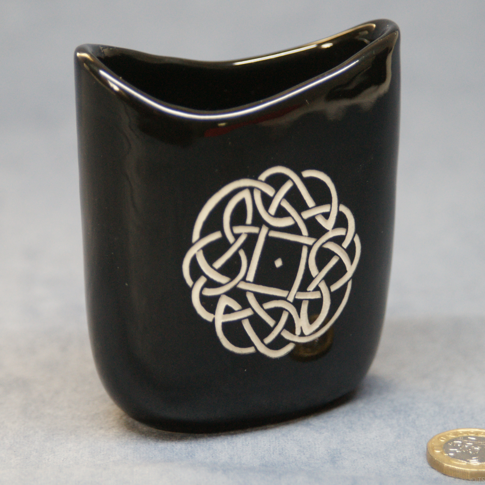 Small Oval Vase Black